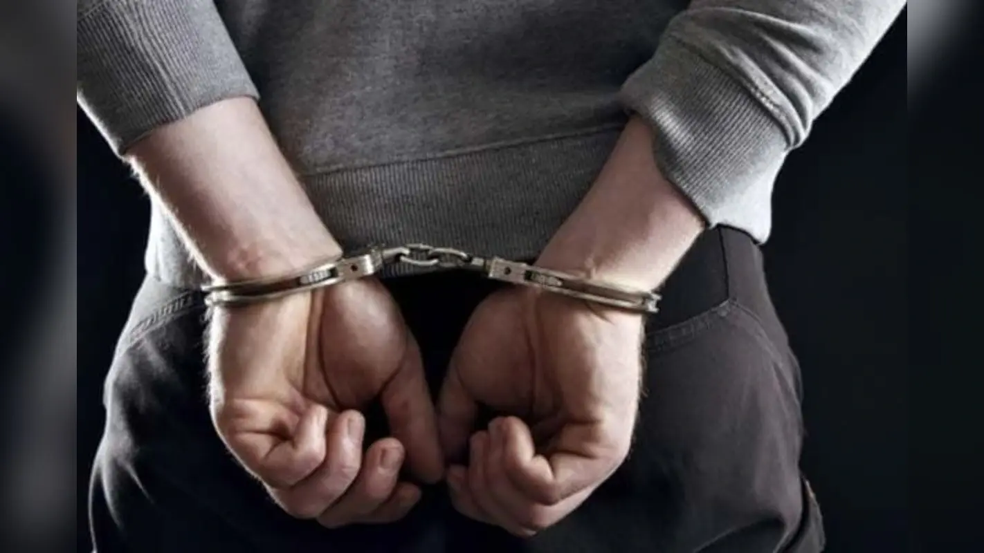 खुसरूपुर में शराब मामले का फरार अभियुक्त गिरफ्तार, पुलिस की त्वरित कार्रवाई
